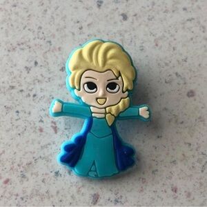 6/$11🖤 Elsa Jibbitz